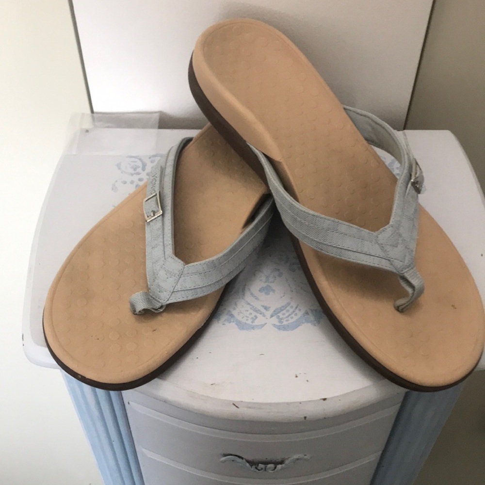 Vionic comfort sandals